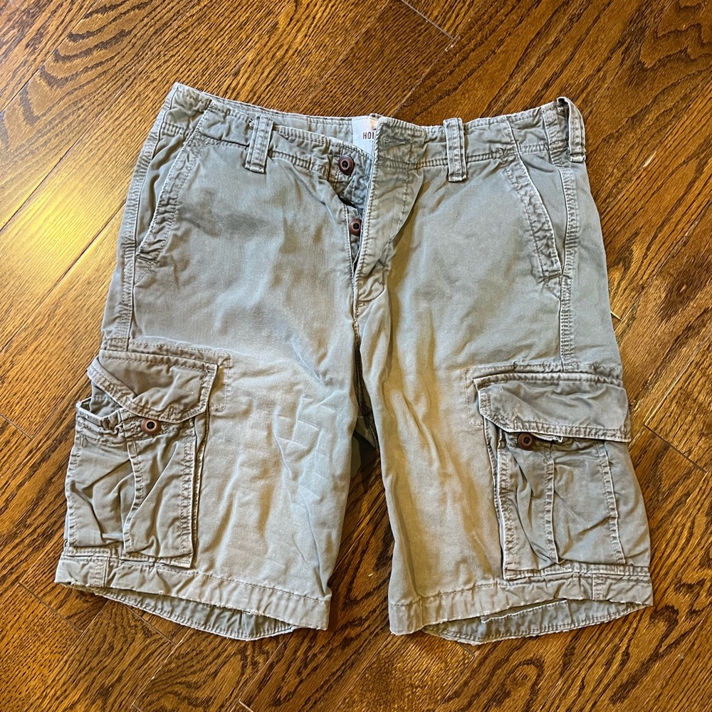 Men’s Hollister cargo shorts